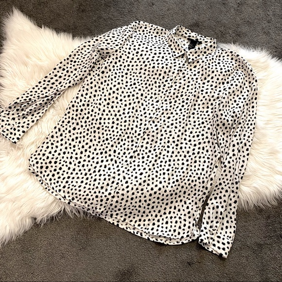 H&M Tops - Dalmation print blouse